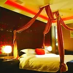 We Love Hotel